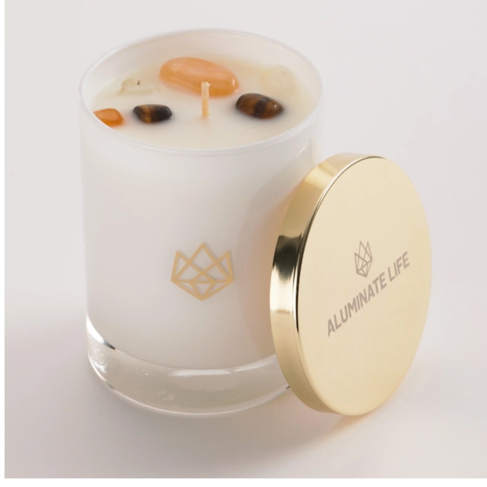Aluminate life GLOW CANDLE
Crystal and Essential Oil Candle
